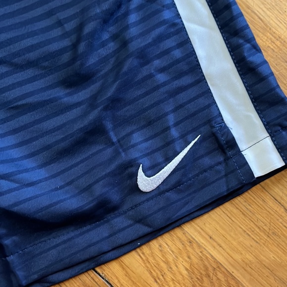 NWT NIKE Small Women’s Dri-Fit  Athletic Shorts - Picture 2 of 5